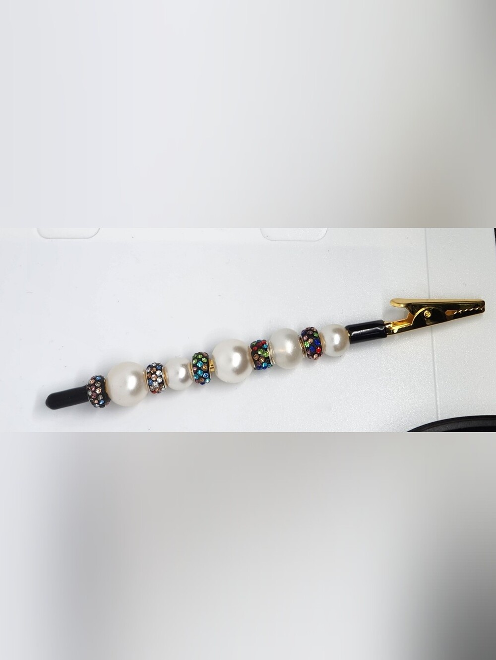 Pearl and Multicolor Alligator Clip